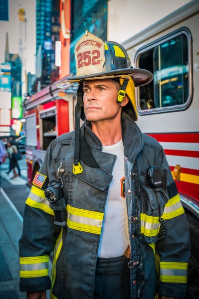 9 1 1 Lone Star Season 1 Episode 1 Review Welcome to Austin TV