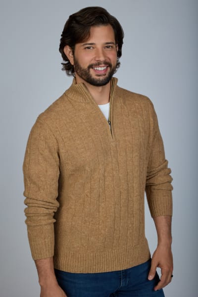 Rafael de la Fuente as Enrique - Hallmark Channel Season 1 Episode 9