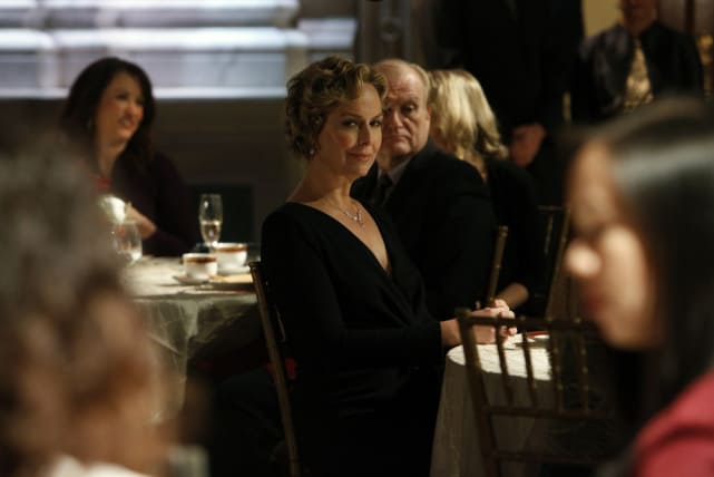 Isabella relaxes at dinner - The Blacklist Season 4 Episode 13