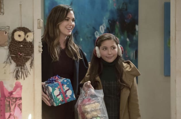 Holiday Party - Supergirl Season 3 Episode 9