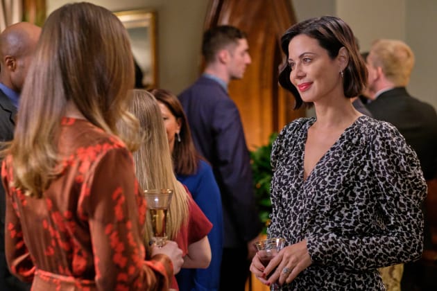 Joy Seeks Cassie's Advice - Good Witch Season 6 Episode 10