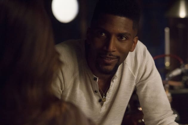 Vincent, Here to Help? - The Originals Season 2 Episode 22
