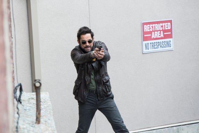 Julian is after Red! - The Blacklist Season 4 Episode 21