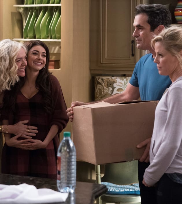 Modern Family Season 10 Episode 12 Review: Blasts From the ...