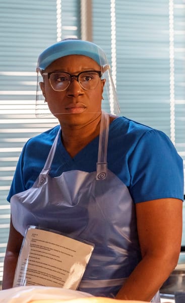 Hen Listens - 9-1-1 Season 4 Episode 3
