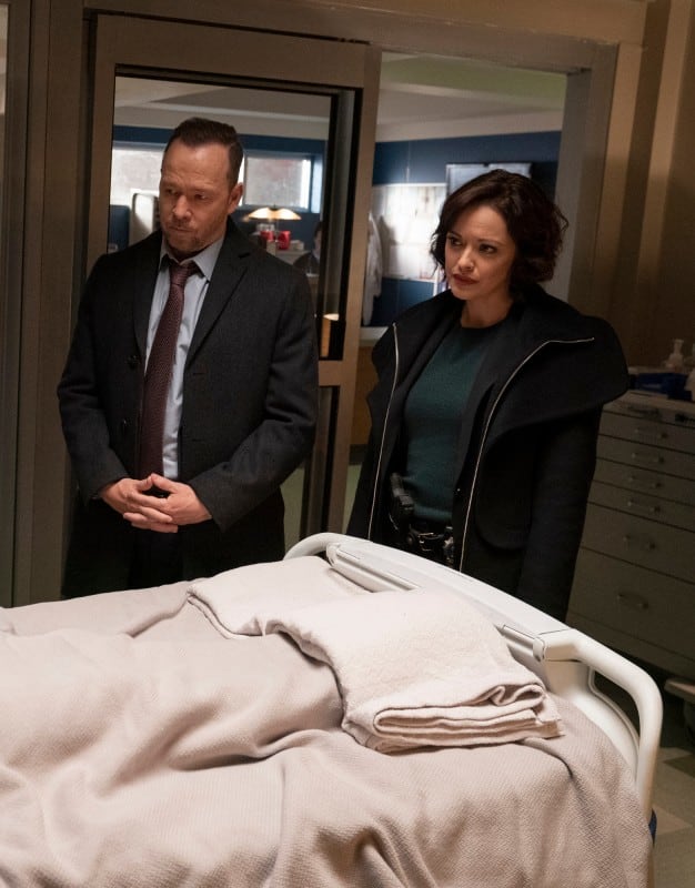 (TALL) Ambulance Robberies - Blue Bloods Season 10 Episode 11