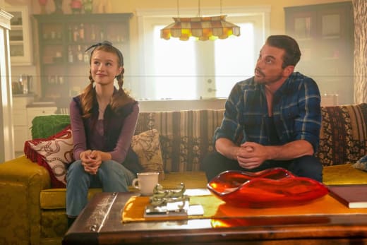 Watch riverdale season hotsell 4 episode 2