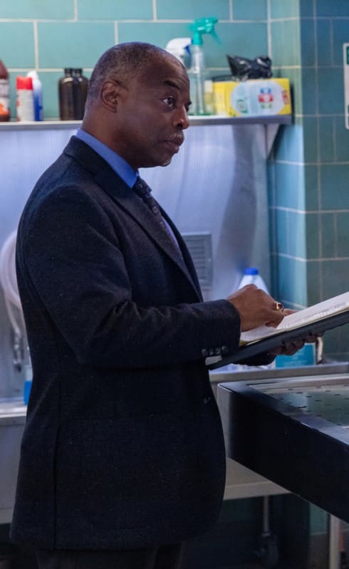 Stranger in the Morgue - NCIS: New Orleans Season 5 Episode 13