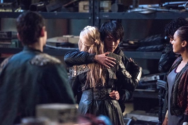 Splitting Up - The 100 Season 3 Episode 15
