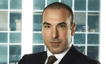 Losing Towels and Going Topless with Suits Star Rick Hoffman 
