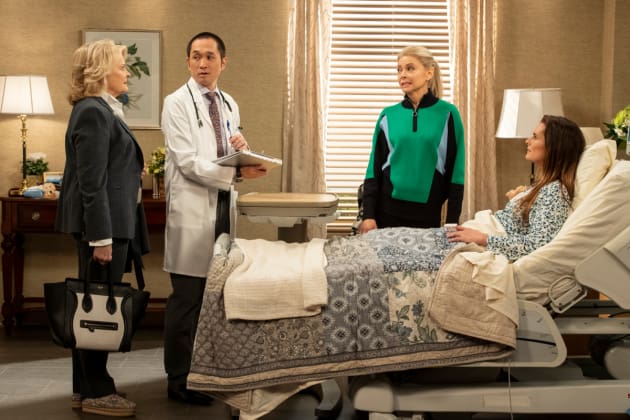 Murphy Brown Season 11 Episode 8 The Coma And The Oxford Comma