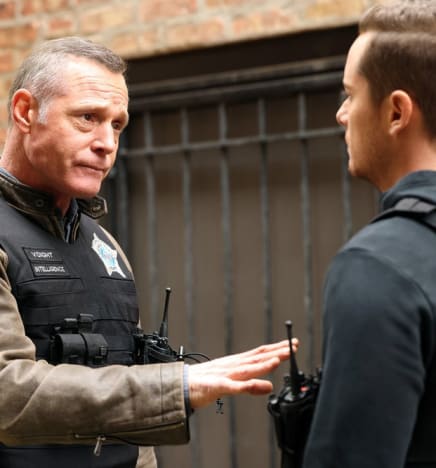 Setting Things Straight -tall  - Chicago PD Season 9 Episode 9