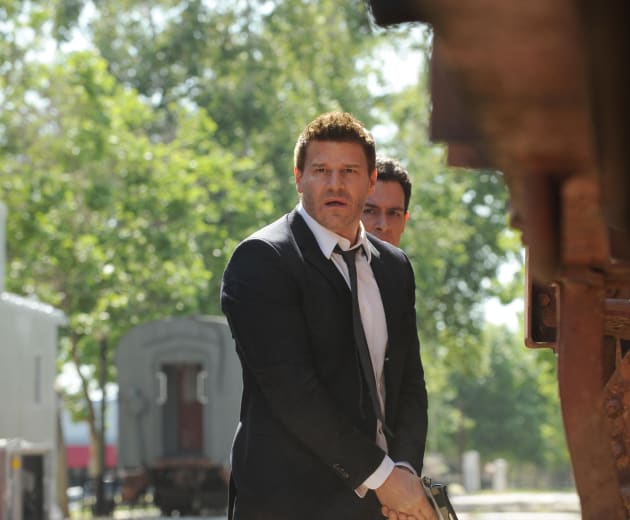 Nothing Like a Good Chase! - Bones Season 10 Episode 22