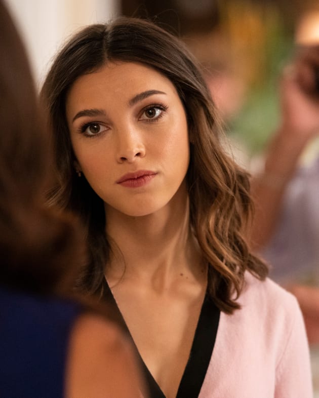 She Looks Fed Up Grand Hotel Season 1 Episode 4 Tv Fanatic