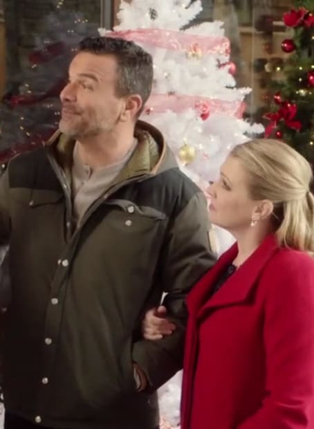 Happy Couple - Christmas Reservations