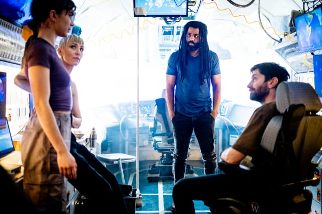 Coming Up With a Plan Snowpiercer Season 3 Episode 2 TV Fanatic