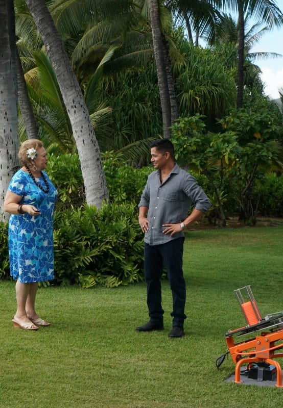 Kumu and Magnum - Magnum P.I. Season 1 Episode 9