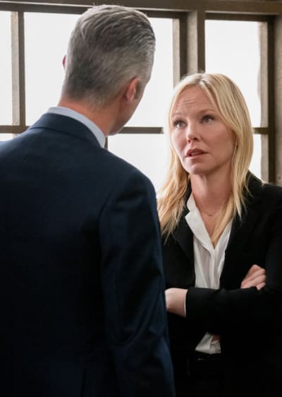 Trouble in Paradise - Law & Order: SVU Season 23 Episode 22