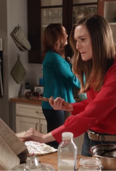 Joy Finds the Recipe - Good Witch Season 6 Episode 8