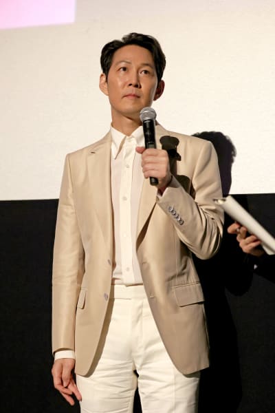 Lee Jung-jae speaks onstage at the 