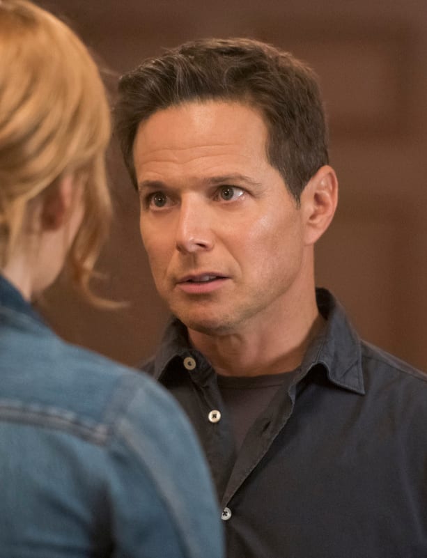 Dad and Daughter - Nancy Drew Season 1 Episode 1