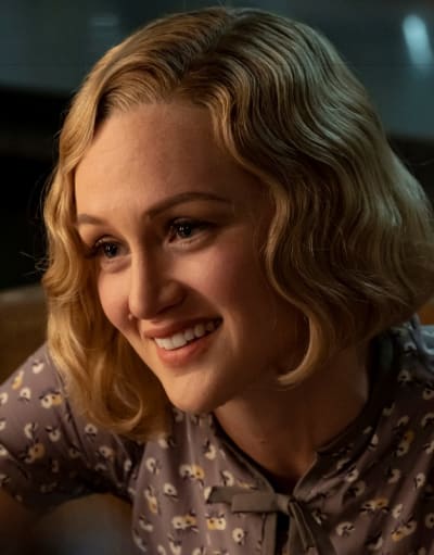 Sister Molly  - Penny Dreadful: City of Angels Season 1 Episode 2