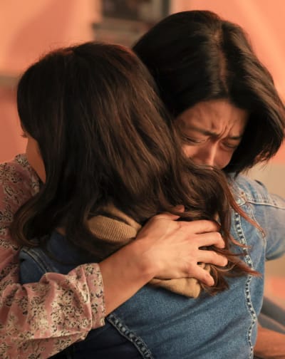 Hugs and Tears - Tall - A Million Little Things Season 3 Episode 1