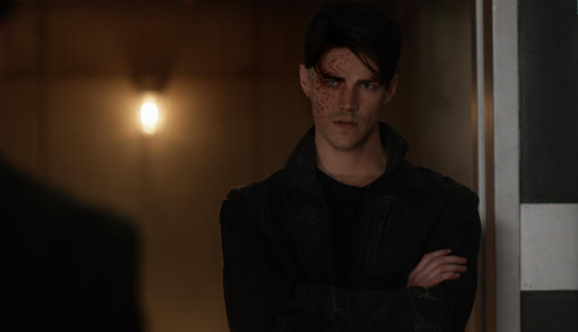Angsty Villain - The Flash Season 3 Episode 23