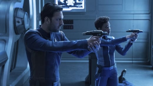 Tyler y Burnham - Star Trek: Discovery Temporada 1 Episodio 7