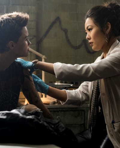 Sister Mary Surprises Kate - Batwoman Season 1 Episode 1