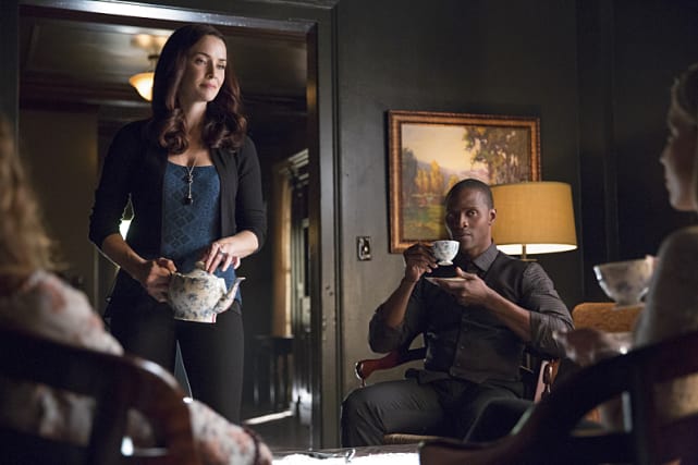Lily and Her Family - The Vampire Diaries Season 7 Episode 1