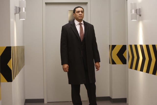 Follow the yellow arrows - The Blacklist Season 4 Episode 12