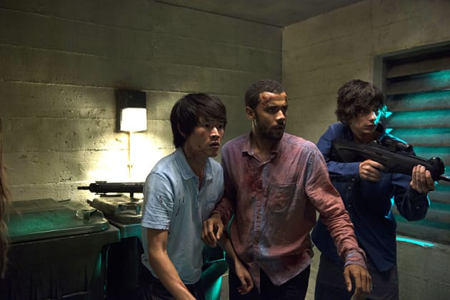 Armed and Dangerous? - The 100 Season 2 Episode 13