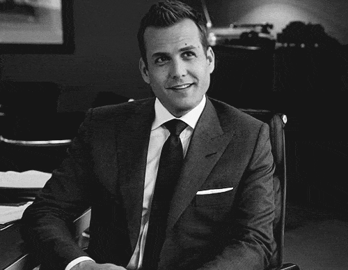 Harvey Specter, Suits