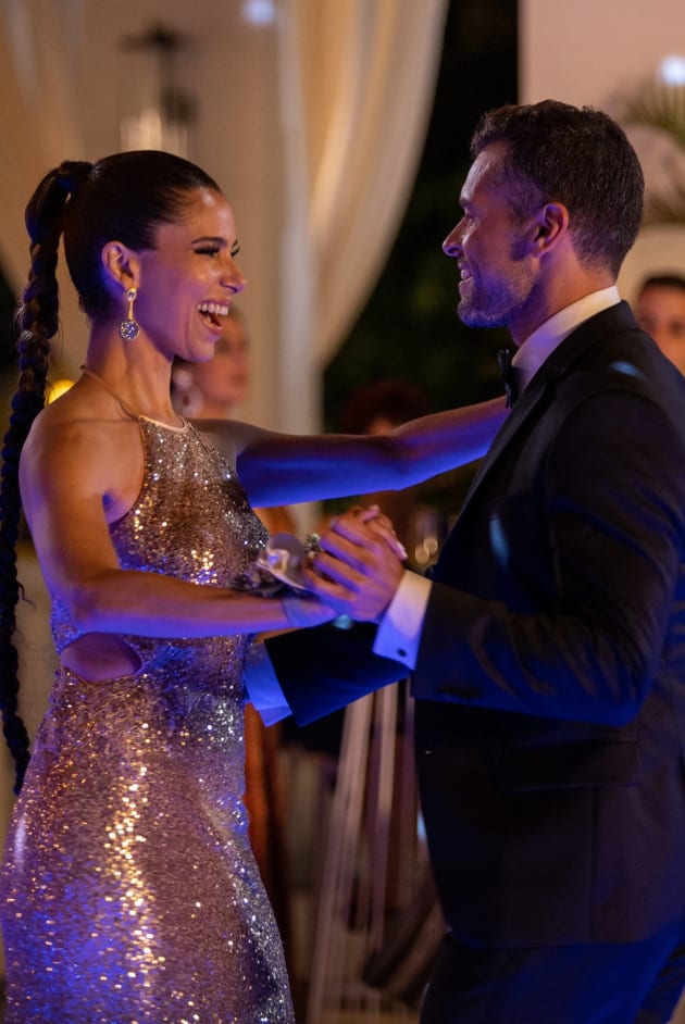Stepping Out Together - Fantasy Island Season 2 Episode 1