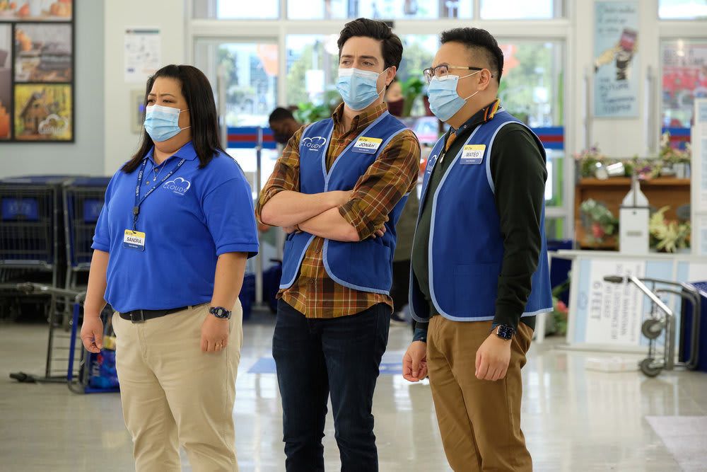 TV-Recaps-Reviews: REVIEW: 'Superstore' - A Dead Body in the Store