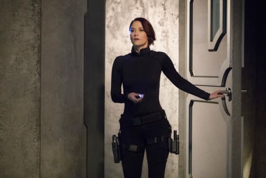 Alex Helps - Supergirl Season 3 Episode 15