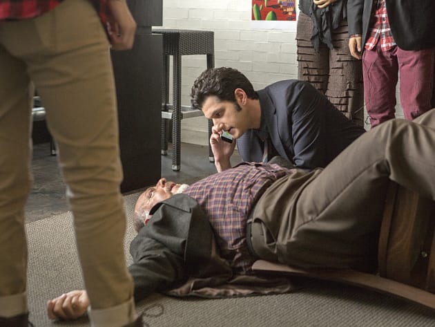 A Moment of Crisis - House of Lies