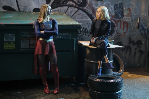 Cat Mentors Supergirl - Supergirl Season 2 Episode 21