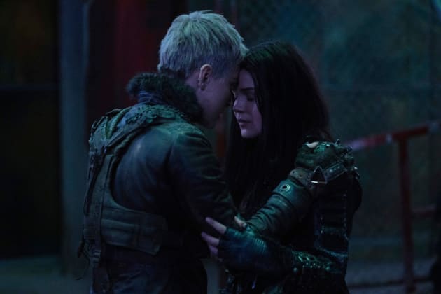 Hope and Octavia Share A Moment - The 100 Season 7 Episode 15