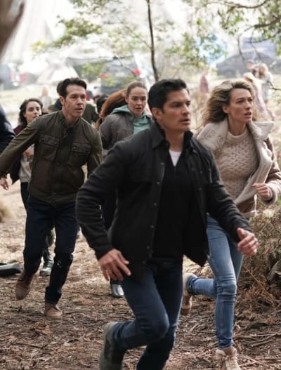 To the Rescue - La Brea Season 1 Episode 8