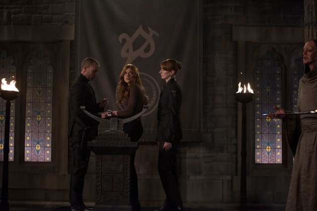Shadowhunters putlocker outlet