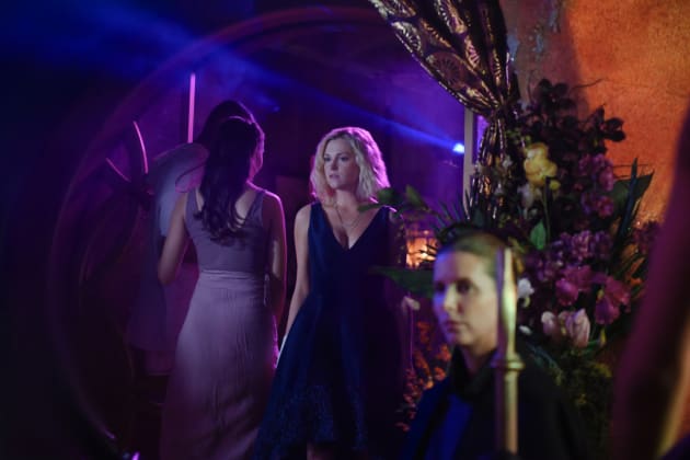 The 100 Season 6 Episode 4 Review The Face Behind the Glass