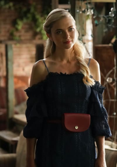 Lizzie's New Look - Legacies Season 2 Episode 2