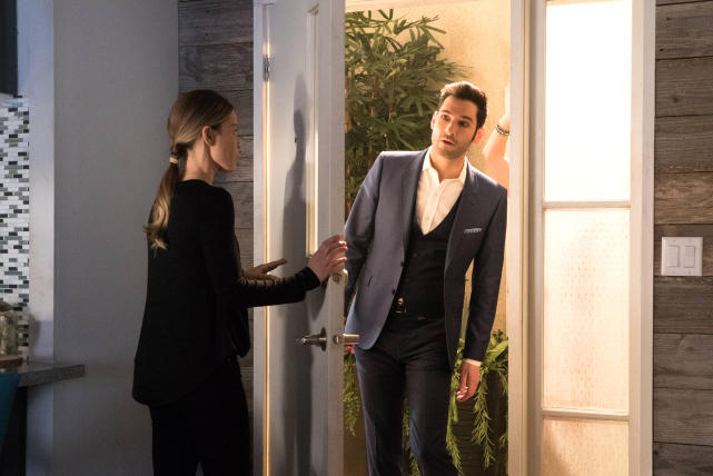 Knock, Knock - Lucifer Season 2 Episode 14