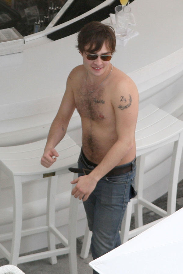 shirtless ed westwick tv fanatic shirtless ed westwick tv fanatic