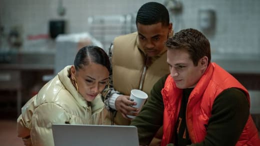 Watch power book on sale 2 episode 3 online