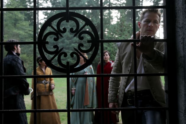 Getting In - Once Upon a Time Season 5 Episode 7