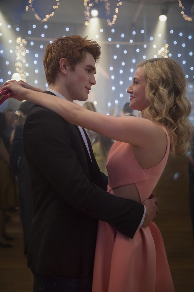Riverdale season 1 episode sales 1 full episode online