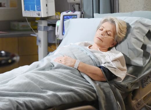 Julie's Condition Worsens - Days of Our Lives